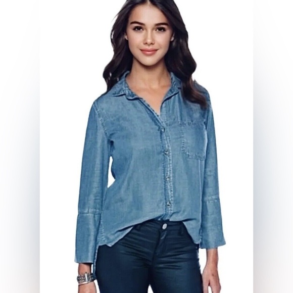 cloth & stone Tops - Anthropologie Cloth & Stone Soft Tencel Reverse Pocket Chambray Shirt Size XS